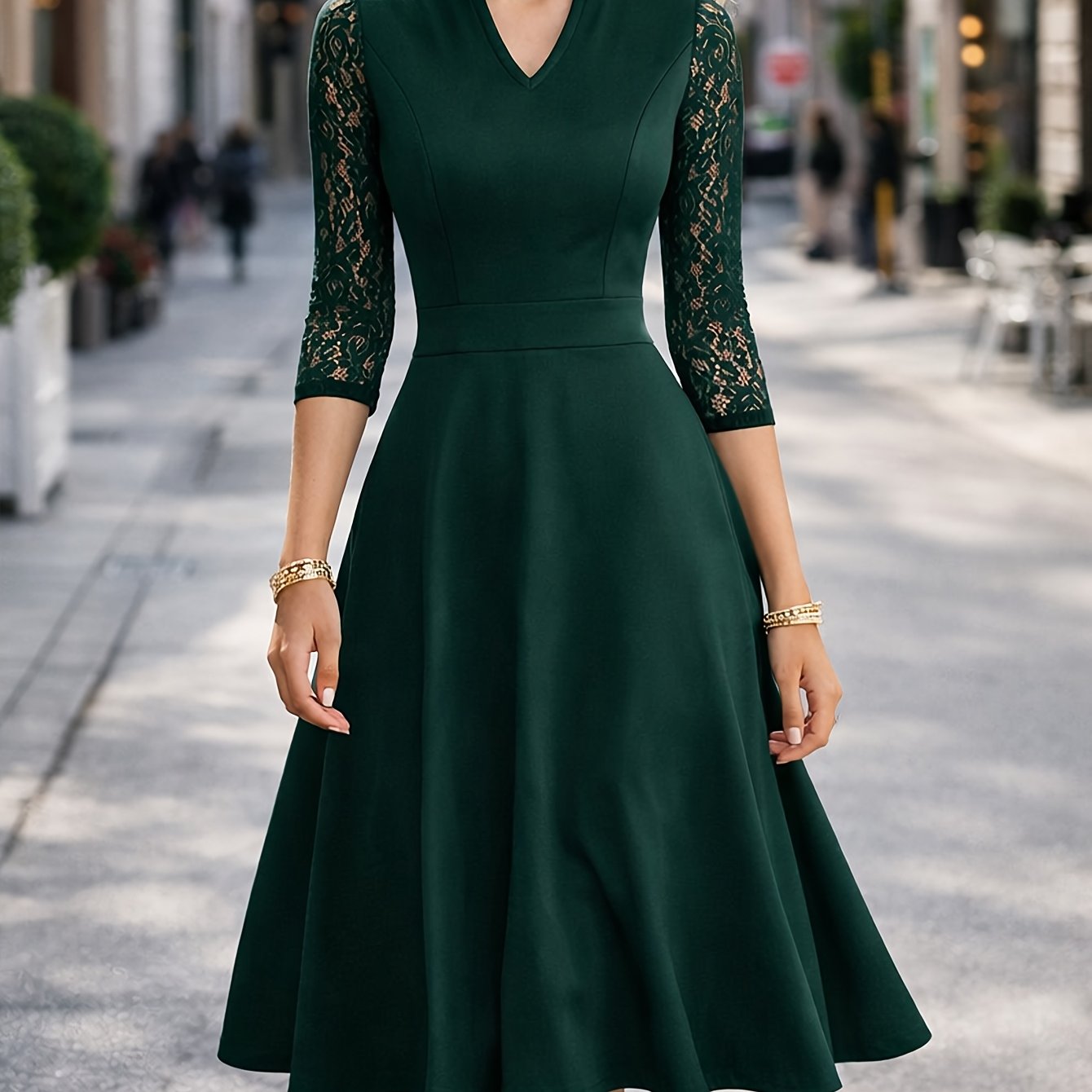 Women's Slim-fit Dress, Elegant Tailored Design, Suitable for Both Commuting and Parties, Long Sleeves with Lace Detailing, Waist-cinching Design, Mid-length for Autumn and Winter Workwear
