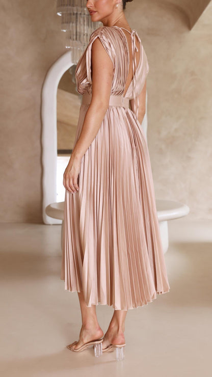 Maria | Elegant Pleated Maxi Dress